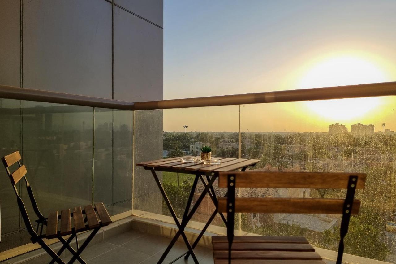 Apartment Alh Vacay 403- With Golf Course View Dubai